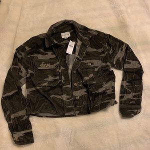 American Eagle Camo Corduroy Cropped Button up